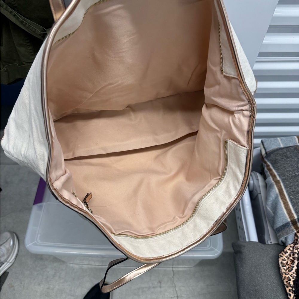 Victoria's Secret Cream and Gold Tote Bag - Picture 3 of 3